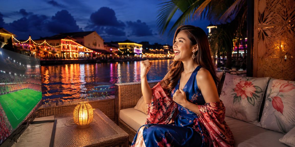 Pemain poker menikmati permainan dalam suasana santai di Melaka